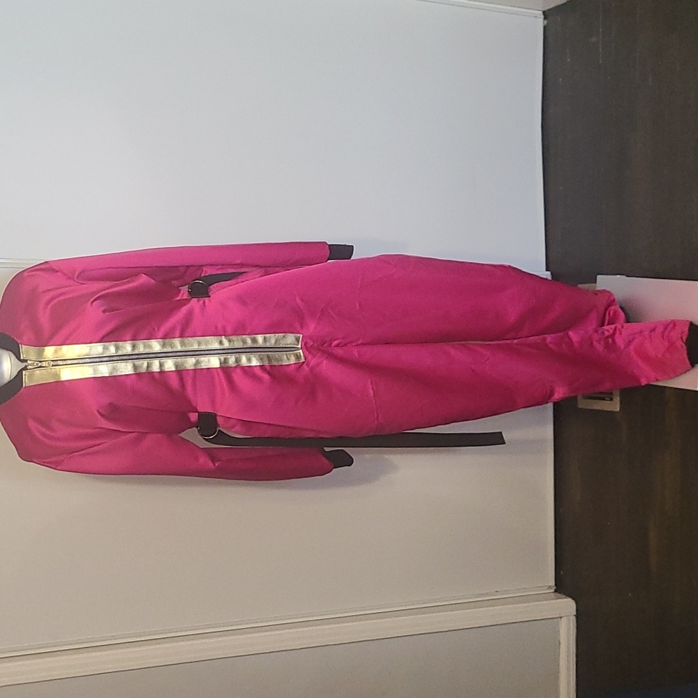 Amazing hot pink leather trim gold jumpsuit by Celb.designer Maggie Barry 😍 ✨️